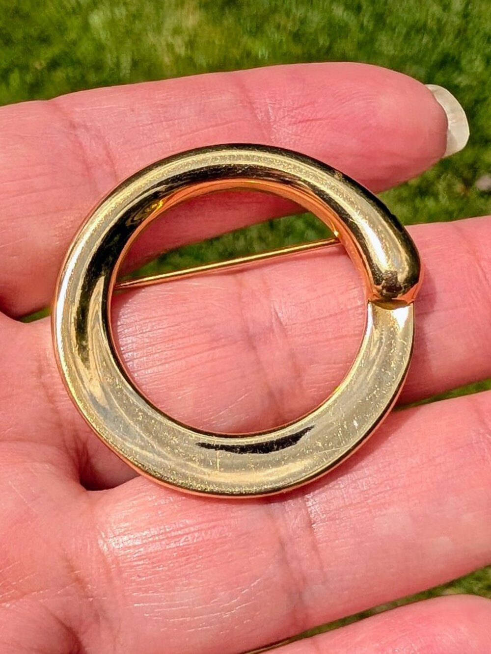 Monet Swirling Brooch in Gold Tones - Vintage - Picture 3 of 8